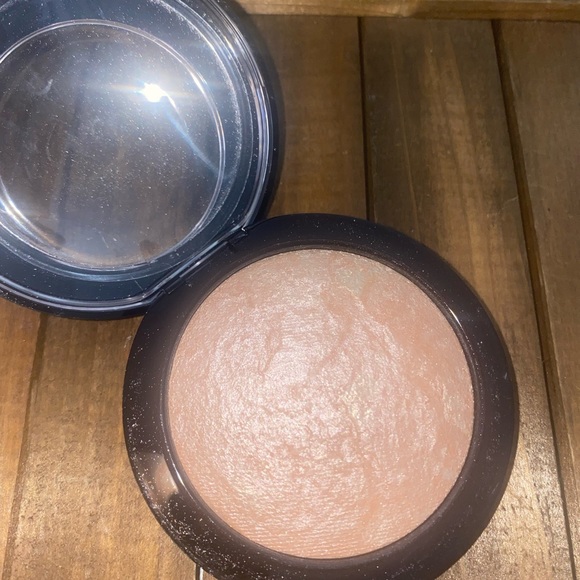 MAC Cosmetics Mineralize Skinfinish Soft & Gentle. - Picture 2 of 3